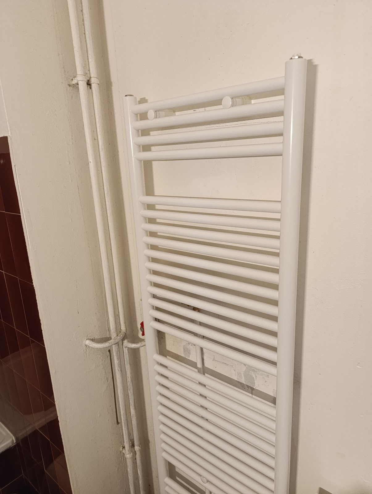 Radiateur sèche-serviettes — Nino Plomberie
